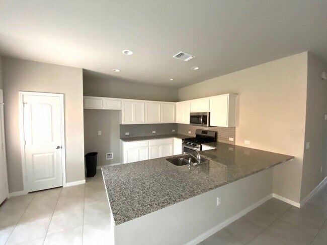 Building Photo - 6713 Ranchito Dr