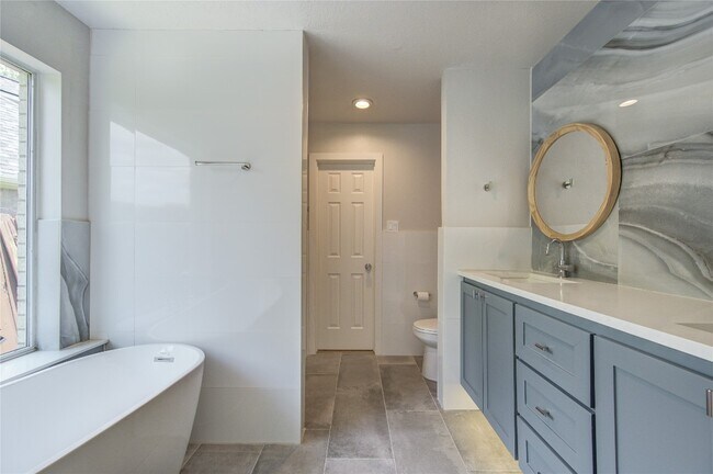 Building Photo - 4931 Lake Catherine Ct