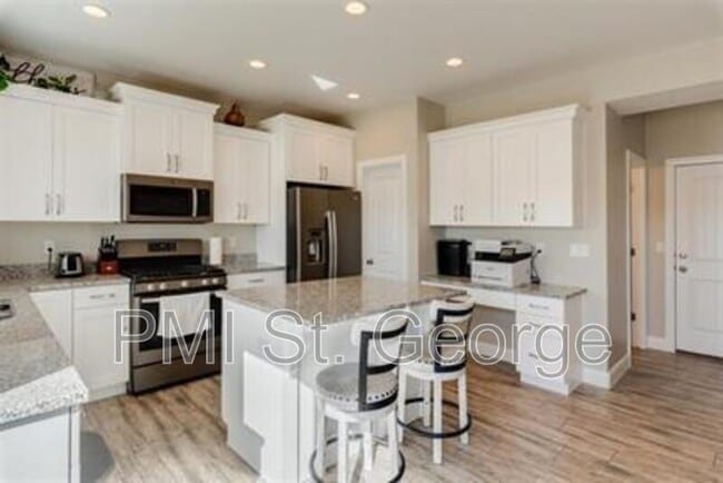 Building Photo - 1001 W Curly Hollow Dr