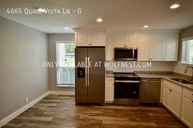 Building Photo - Remodeled 1 Bed Millcreek Condo! No Deposi...