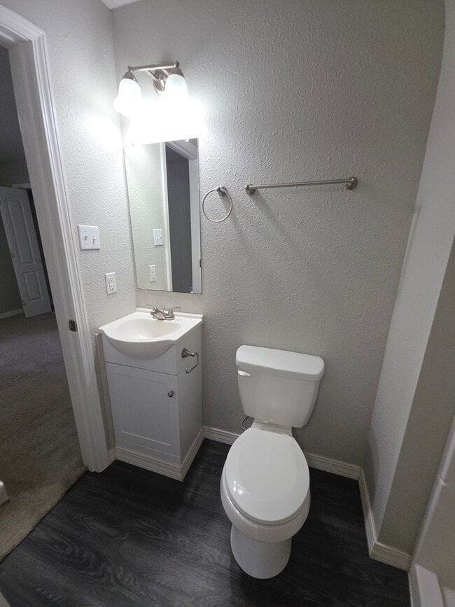 Building Photo - 2211 S Hartford Cove