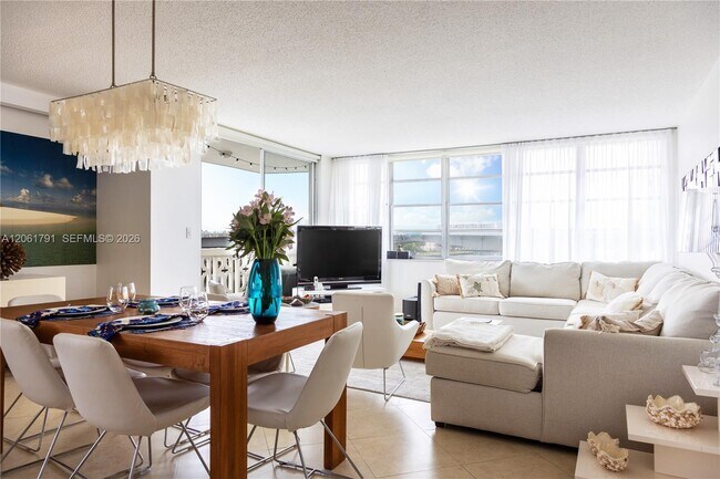 Building Photo - 1817 S Ocean Dr