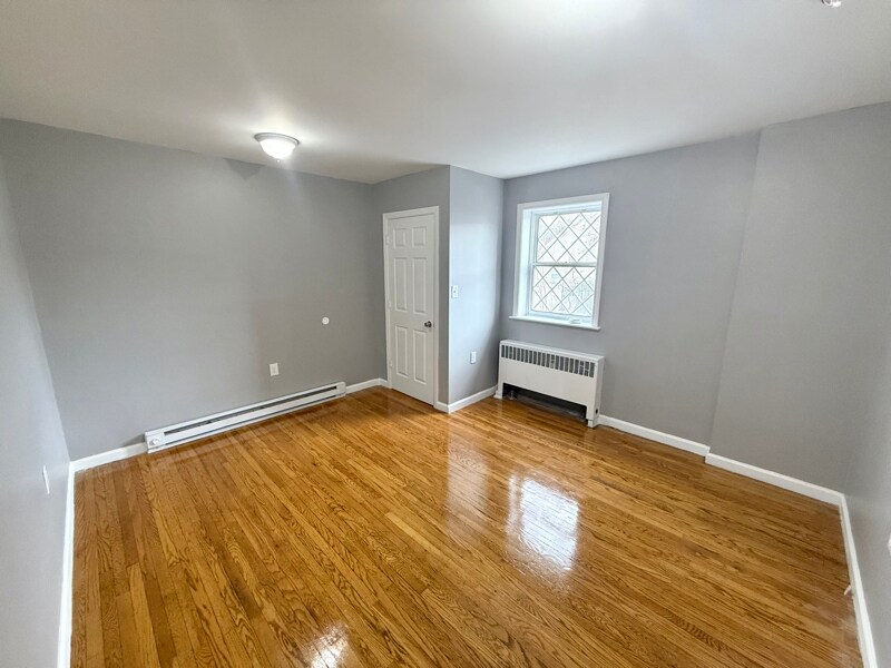 Building Photo - 426 3rd Ave