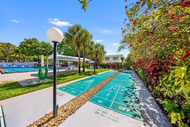 Building Photo - 3641 Oaks Clubhouse Dr