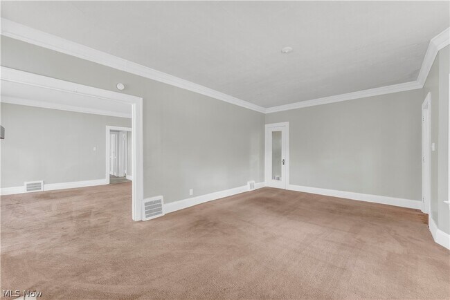 Building Photo - 3652 E 153rd St