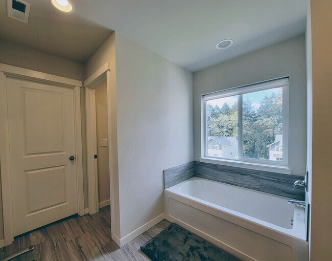 Building Photo - Bright, Spacious 4 bedroom in Pinnacle Peak