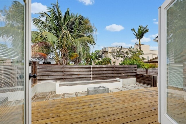 Building Photo - 4525 Saratoga Ave