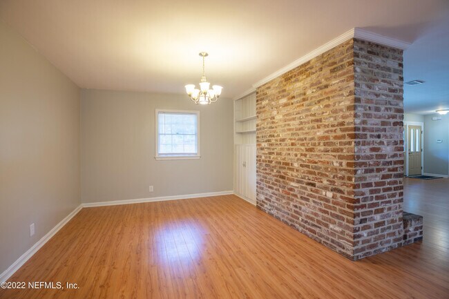 Building Photo - 6029 Clifton Ave