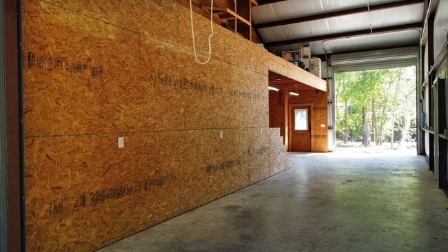 Building Photo - 1049 County Rd