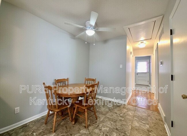 Building Photo - 3510 Lansdowne Dr