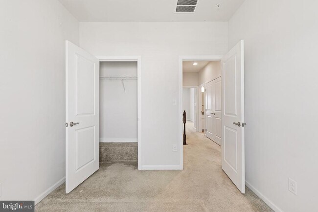 Building Photo - 101 Dallett Ln