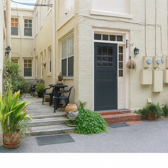 Back door - 509 Thorn Pl