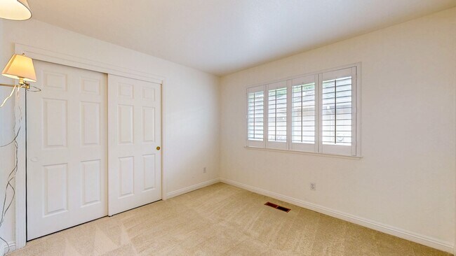 Building Photo - 7971 Oakmont Dr