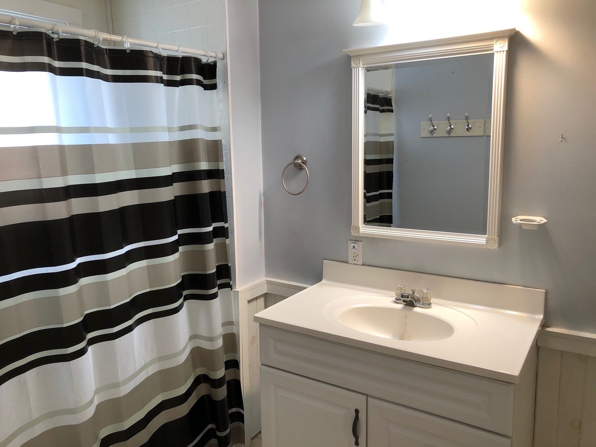 Building Photo - 901 Franklin St