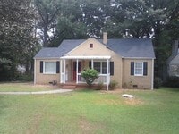 Building Photo - MOVE IN TODAY! Cute 3 bedroom 2 bath locat...