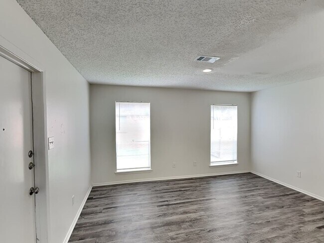 Building Photo - 17019 Artwood Ln