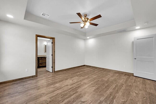 Building Photo - 12650 SE 134th St