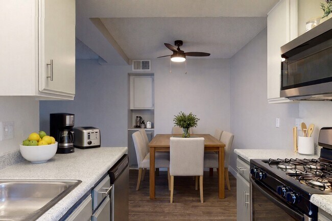 Building Photo - Hillside Village Apartments