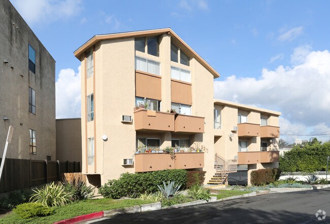 Primary Photo - 3217 Cheviot Vista Pl