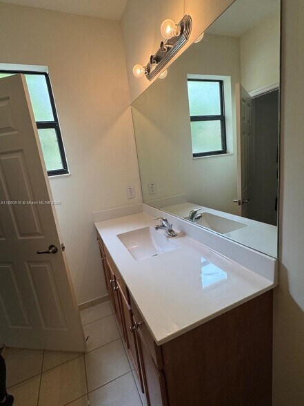 Building Photo - 9262 W 33rd Ln