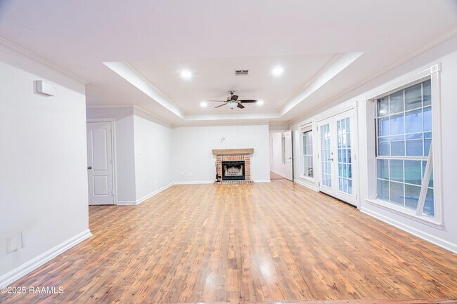 Building Photo - 213 Longleaf Dr