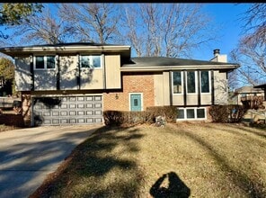 Building Photo - 3324 S 159th St