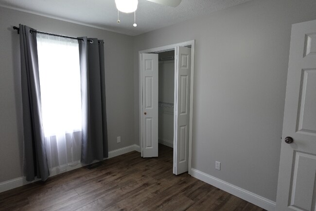 Building Photo - 2211 W Jubilee Ln