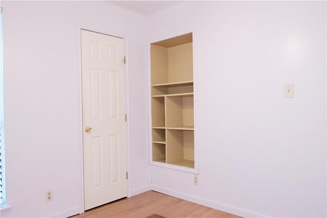 Building Photo - 12808 Irongate Ave