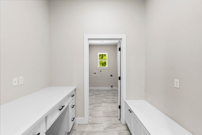 Building Photo - 244 Fawn Dr