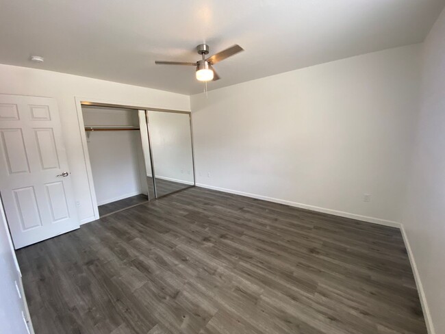 Building Photo - 6000 N Rockland Dr