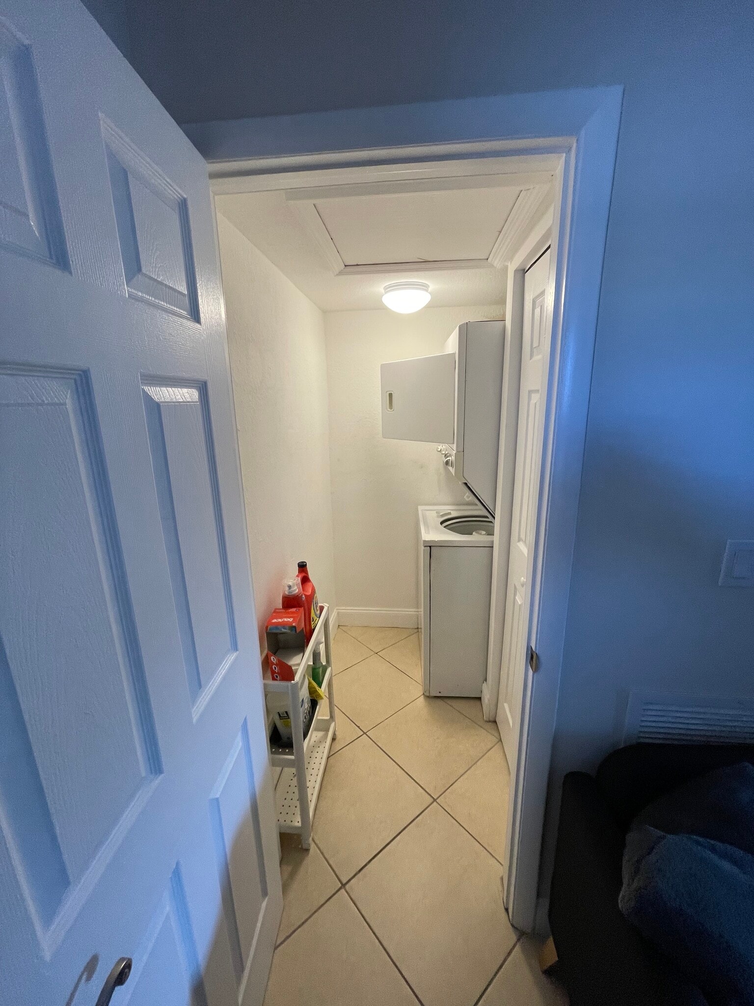 Building Photo - 744 NE 14th Ave