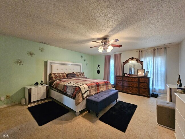 Building Photo - 10633 Cyrus Dr