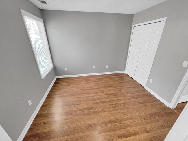 Building Photo - 1926 Leacroft Ct