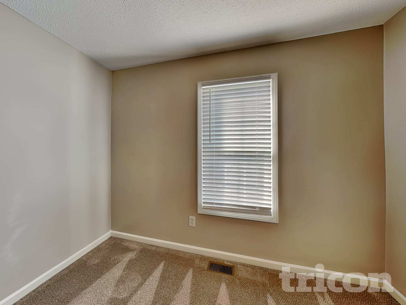 Building Photo - 5731 Newnan Cir