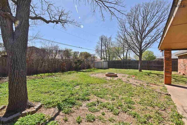 Building Photo - 4618 Sabota Ave