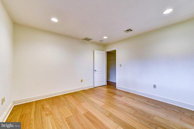 Building Photo - 22 Slayback Dr