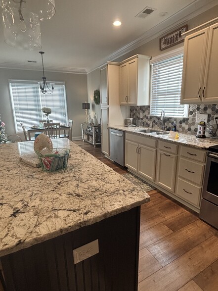 Kitchen - 1155 Stoney Ridge Blvd