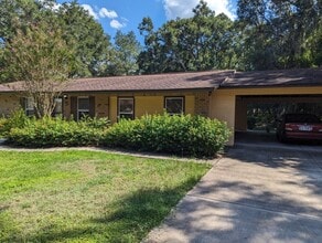 Building Photo - Near Stetson and Downtown!