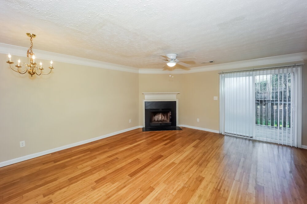 Building Photo - 5960 Hampton Ct