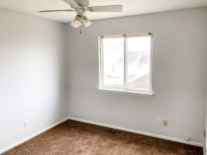 Second bedroom - 10018 70th St