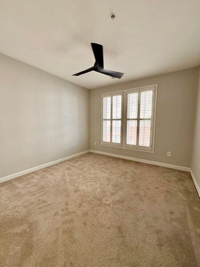 Building Photo - 645 Whetstone Glen St