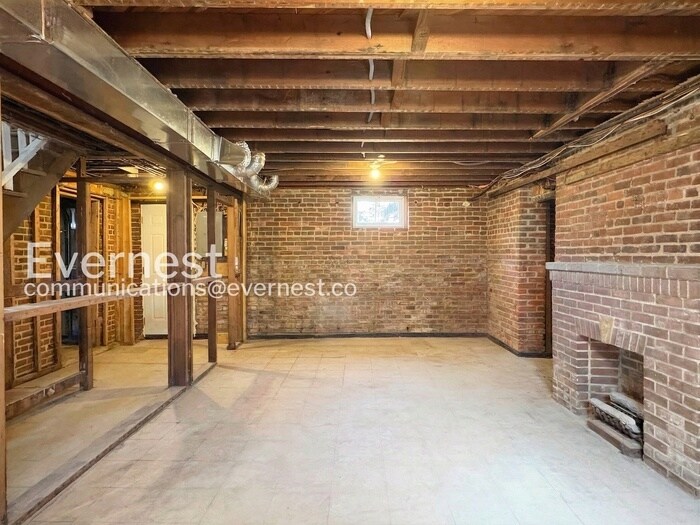 Building Photo - 1210 E 36th St