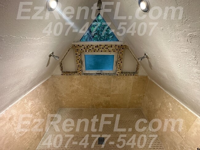 Building Photo - 2nd Floor Attic Studio Apt w/ Kitchenette ...