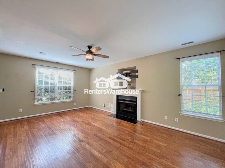 Building Photo - 2116 Kingsley Ln