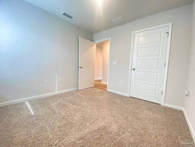 Building Photo - 9632 Angel Oak Dr