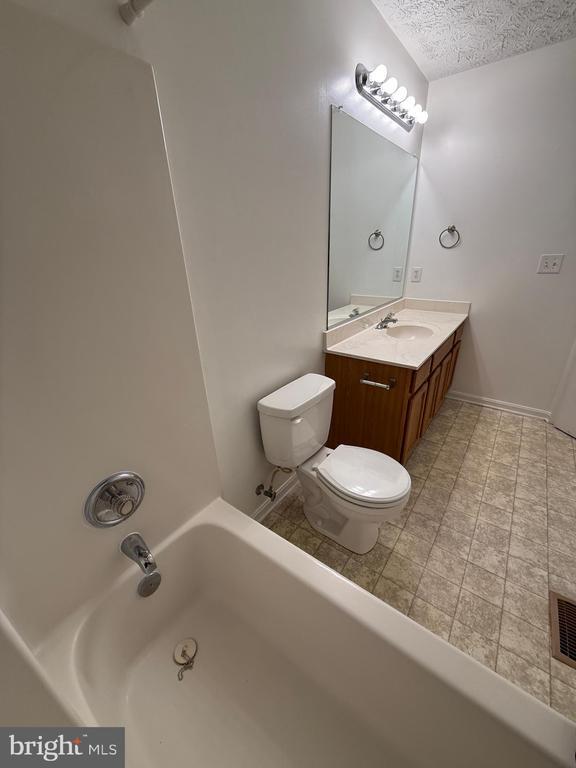 Building Photo - 10500 Boxmeer Ct