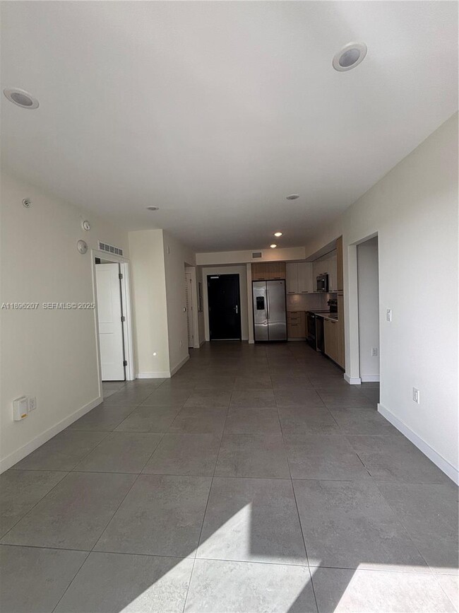 Building Photo - 16395 Biscayne Blvd