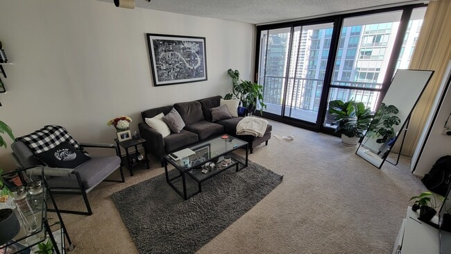 Building Photo - 10 E Ontario St