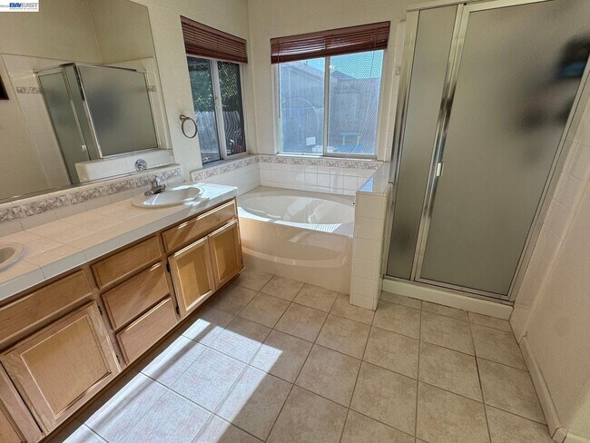 Building Photo - 5412 Nez Perce Way