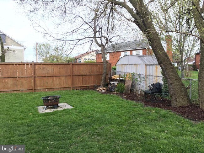 Building Photo - 1712 12th St S